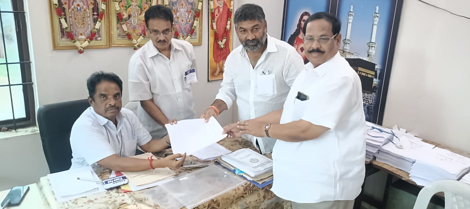జెడ్పీ చైర్మన్‌ రేసులో మాజీ ఎమ్మెల్యే వంటేరు!